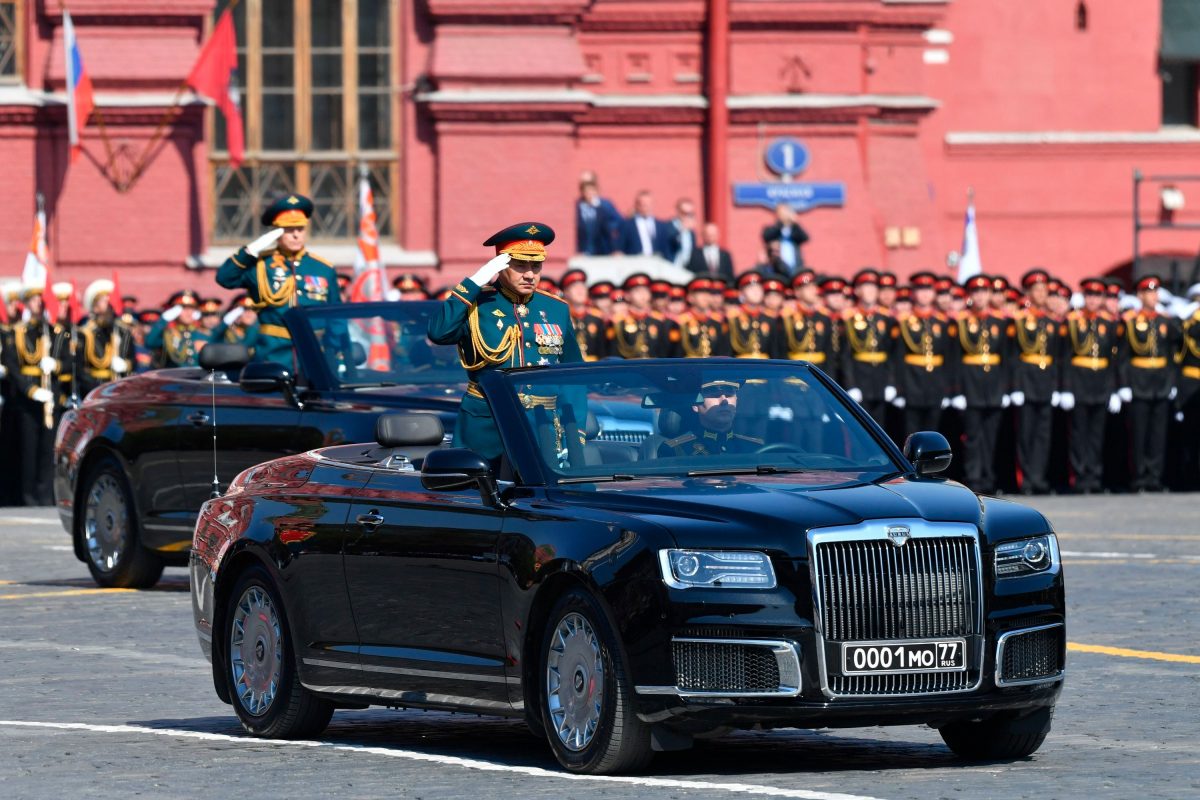 Парадный кабриолет Аурус салон