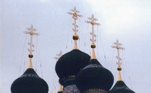 Купола церкви Успения на Ильинской горе.