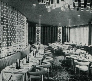 Ресторан в отеле а городе Атланта (США) (архитектор И. Портмен)