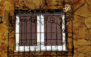 Декоративная кованная решетка