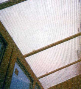 Балконы с крышей из поликарбоната