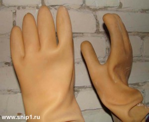 Диэлектрические резиновые бесшовные перчатки  ТУ38.106977-2004