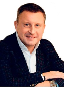 Андреем Хмелевским