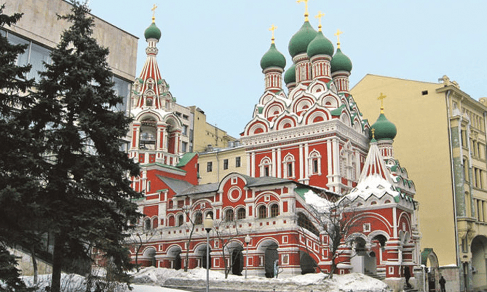 Церковь троицы. Московские храмы Троицы в Никитниках. Церковь Святой Троицы в Никитниках. Храм Живоначальной Троицы в Никитниках. Церковь Троицы в Никитниках 17 век.