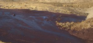 В Югре под Лянтором обнаружены насыпи нефтезагрязненного грунта