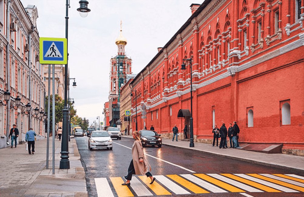 Петровка улица москва. Петровка Москва. Москва центр улицы Петровка. Обновленная улица Петровка. Исторические улицы Москвы.