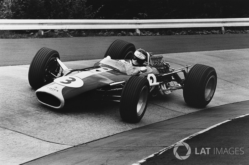 Jim Clark im Lotus 49 auf der Nürburgring-Nordschleife