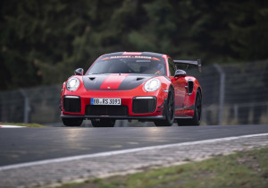 Porsche 911 GT2 RS MR bei der Rekordrunde über die Nürburgring-Nordschleife.