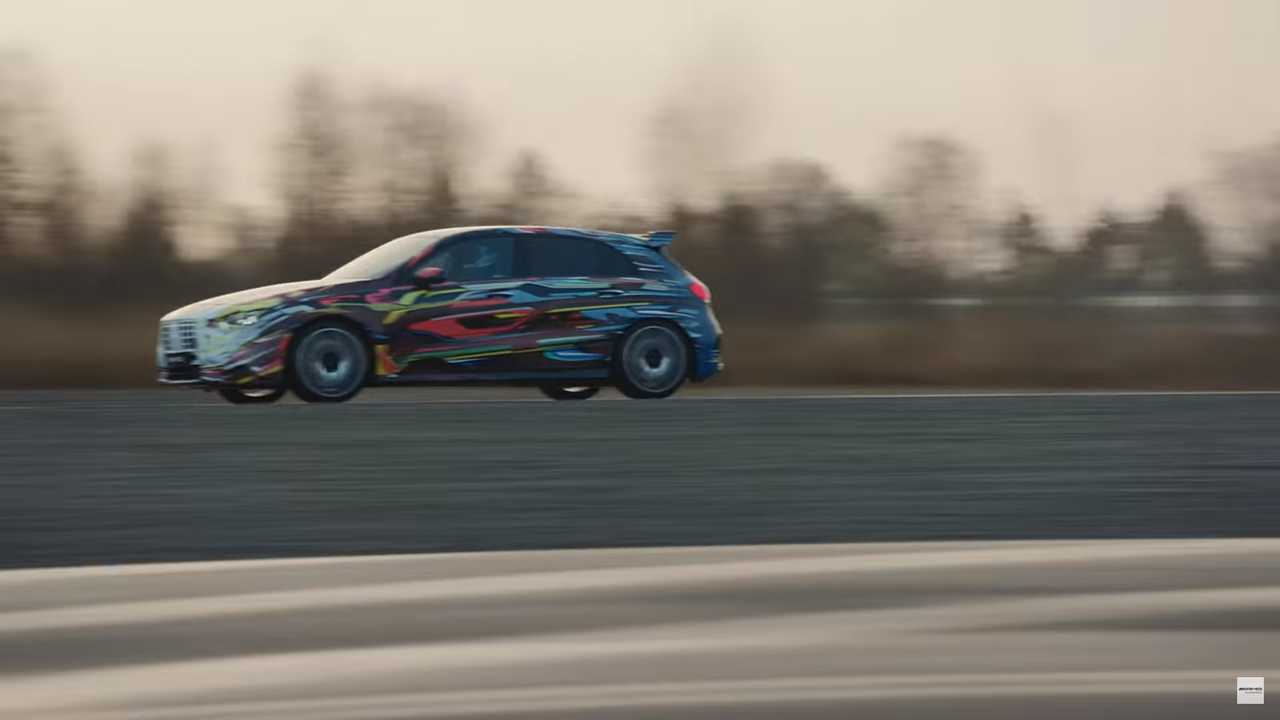Mercedes-AMG A45 Teaser-Screenshot
