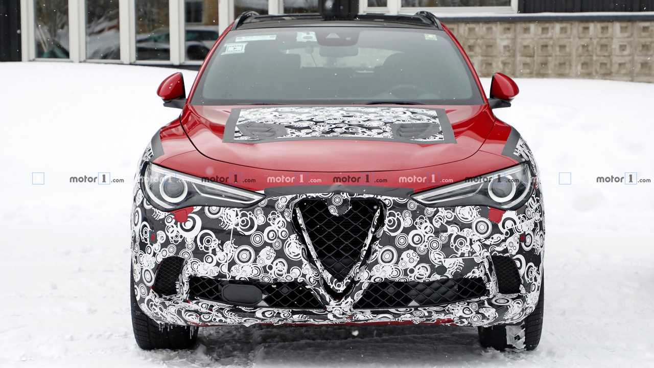 Alfa Romeo Stelvio Spy Photo