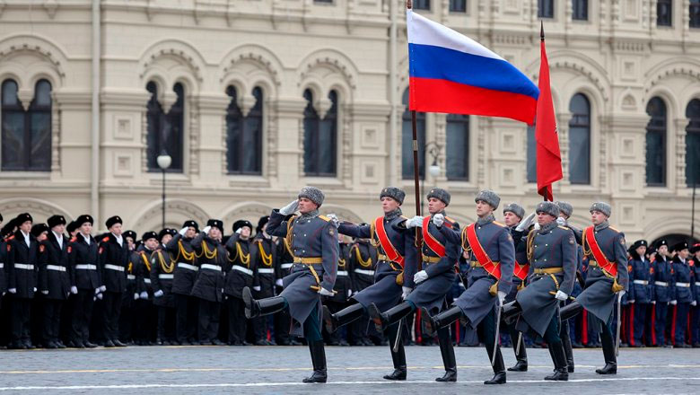 Костромской полк на параде