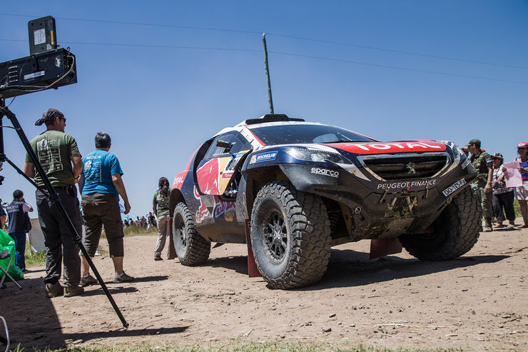 Dakar блог 2: свет и тень на Peugeot