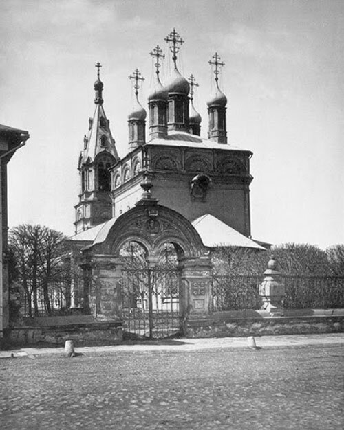 Храм Святого Николая в Пупышах. 1882 год. Фотография из альбома Н. Найденова