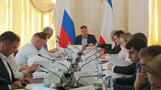 Марат Хуснуллин в рамках рабочей поездки в Республику Крым провёл совещание по вопросам социально-экономического развития региона