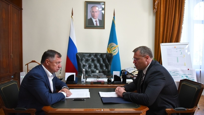 Марат Хуснуллин с губернатором Астраханской области Игорем Бабушкиным