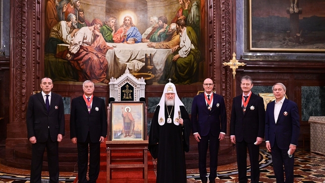 Дмитрий Чернышенко присутствовал на Божественной литургии в кафедральном соборном храме Христа Спасителя в Москве
