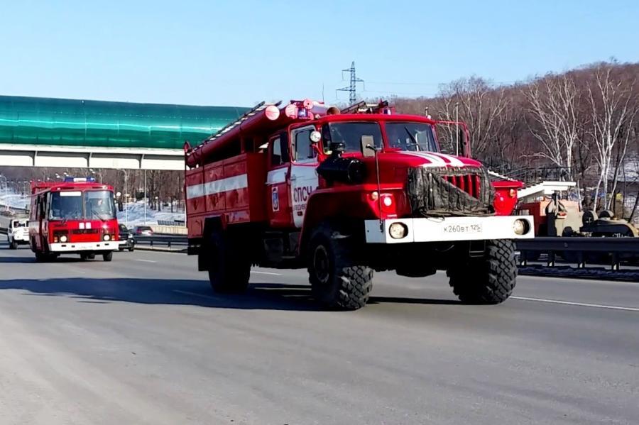 В центре Владивостока из горящего кафе эвакуировали 30 человек