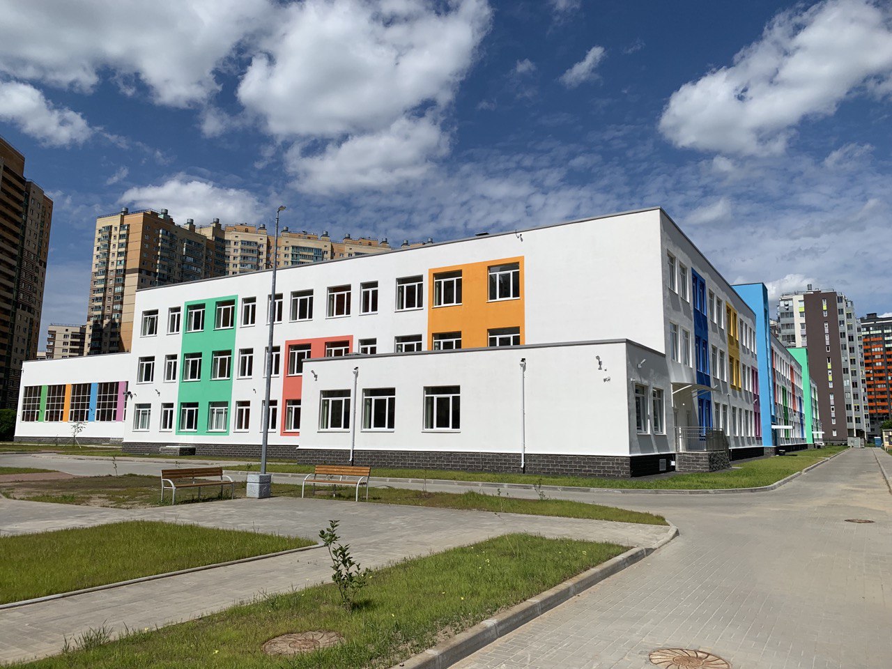 В День знаний в г. Кудрово Ленинградской области открылась новая школа на 1000 учеников
