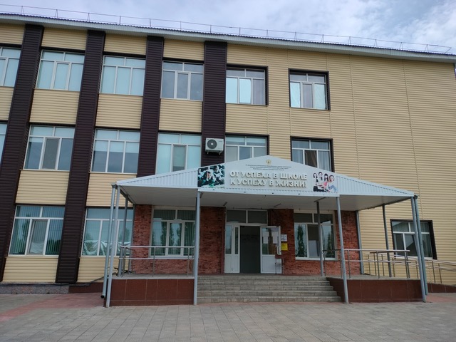 Компания «Симпреал» помогла сделать ремонт в школе Новоорска